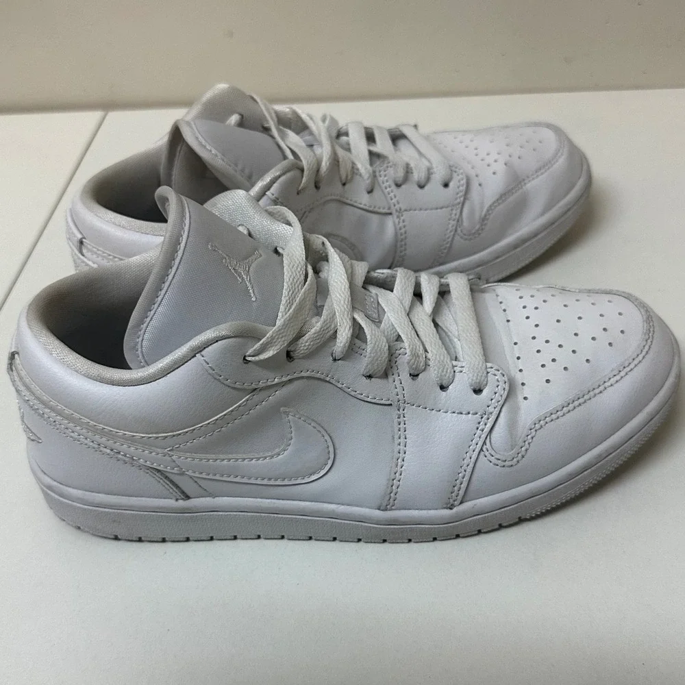 Jordan 1 Low White Metallic Silver Womens 8 Sneakers DV0990-111